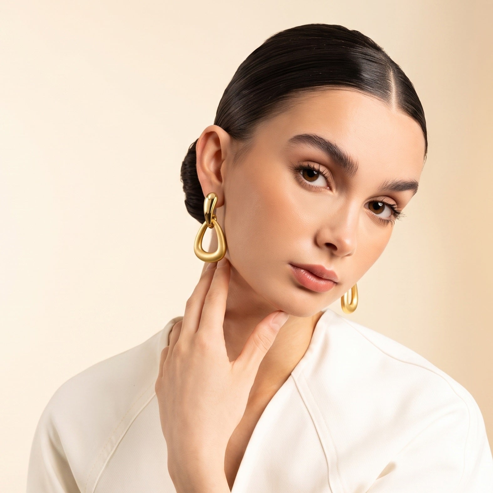 Minimal Gold Drop Earrings